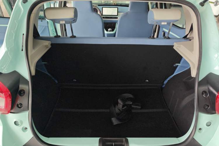 Used Dongfeng NAMMI BOX 2022 Revised Light Wind Edition 201 km Standard Version