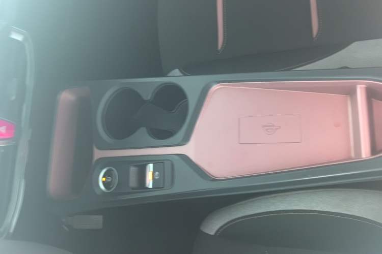 Used SOL E10X 2021 302 km Range Luxury Version 31.4 kWh