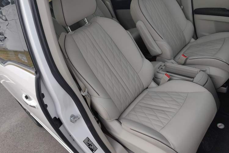 Used Buick GL8 2022 Land Executive Class 652T Prestige Model