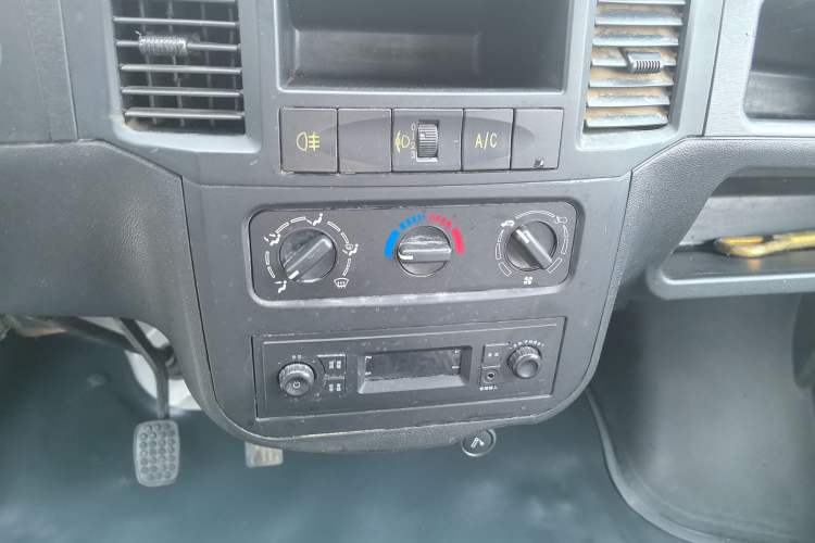 Used Wuling Zhiguang 2015 1.2L Practical LS-I Model
