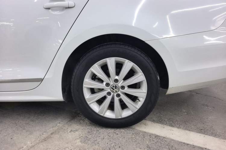 Used Volkswagen Sagitar 2015 230TSI Manual Comfort Version
