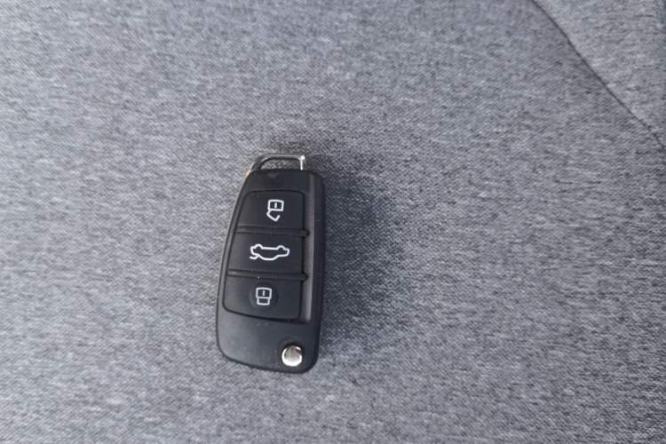 Used Chery QQ QQ Ice Cream 2022 170km Sundae Phosphate Lithium-Ion
