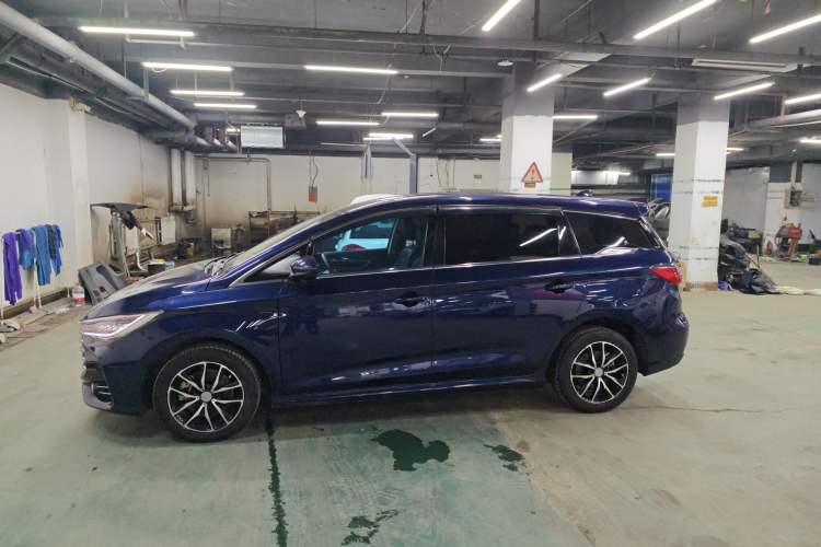 Used BYD Song MAX 2017 1.5T Manual Smart Connect Luxury 7-Seater