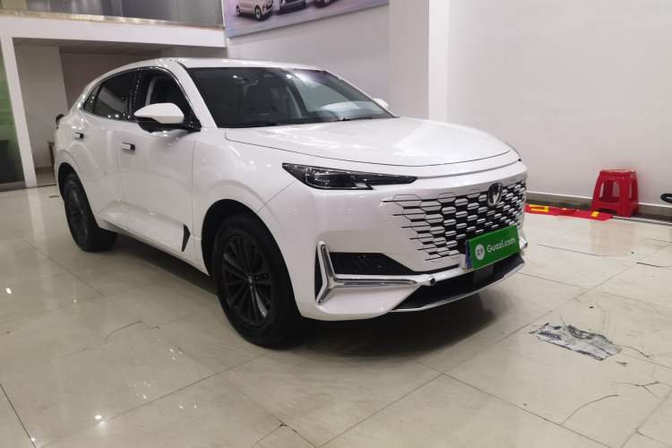 Used Changan UNI-K 2024 2.0T Two-Wheel Drive YueShang Trim