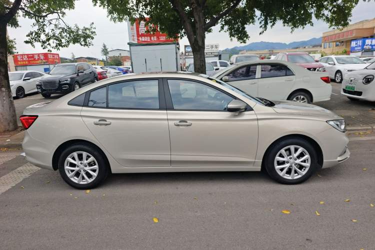 Used Roewe i5 2020 1.5L Manual 4G Connect Luxury Edition