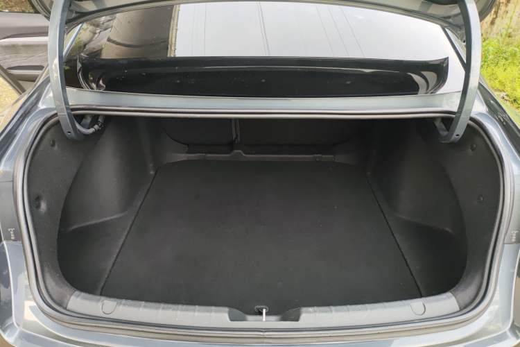 Used Geely Auto Preface 2023 2.0TD "Only This Verdant Green" Edition Trunk