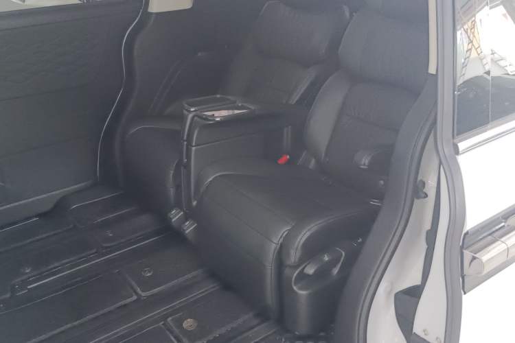 Used Honda Elysion 2024 2.0L eHEV Luxury Edition