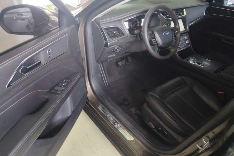 Used Ford Taurus 2016 EcoBoost 180 Luxury Model
