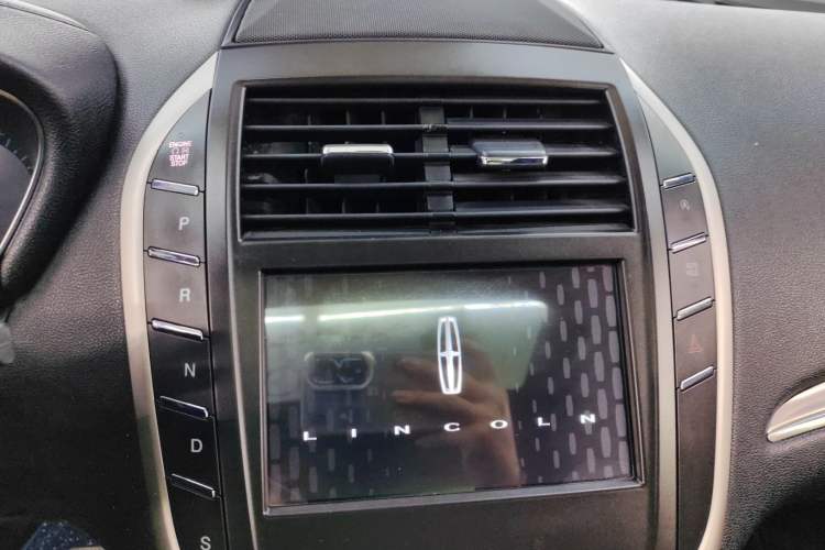 Used Lincoln MKC 2017 2.0T Two-Wheel Drive Deluxe Edition