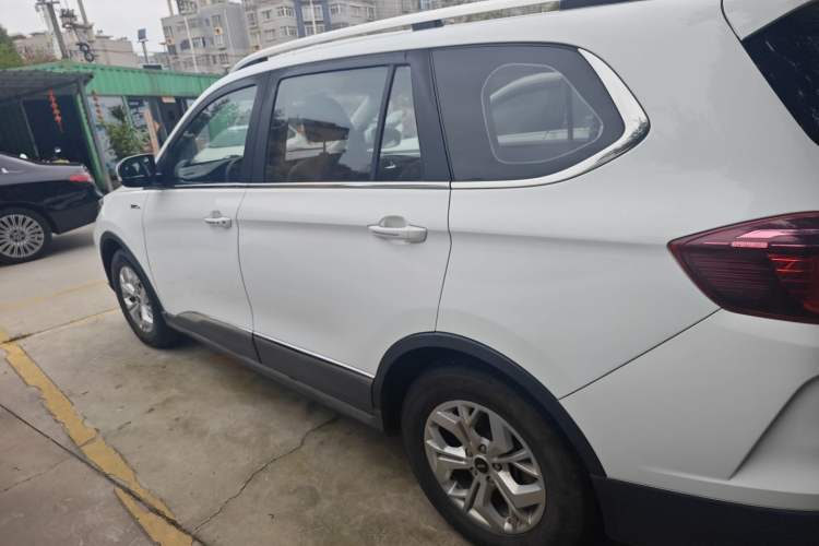 Used SWM G05 2019 2.0L Manual Luxury Edition
