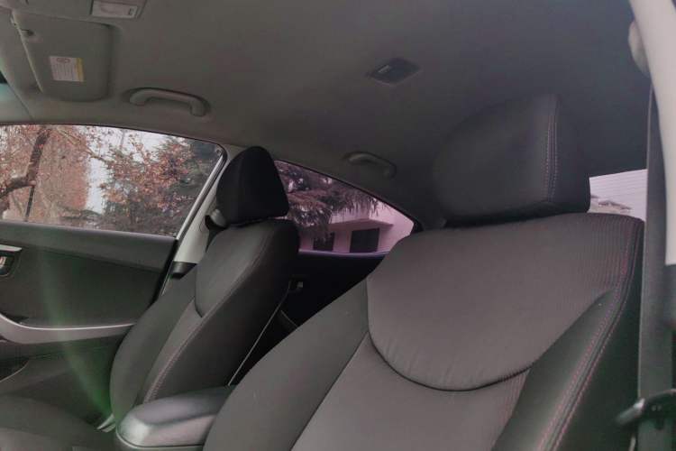 Used Hyundai Elantra (5th Generation / Langdong) 2015 1.6L Manual Fashion Edition