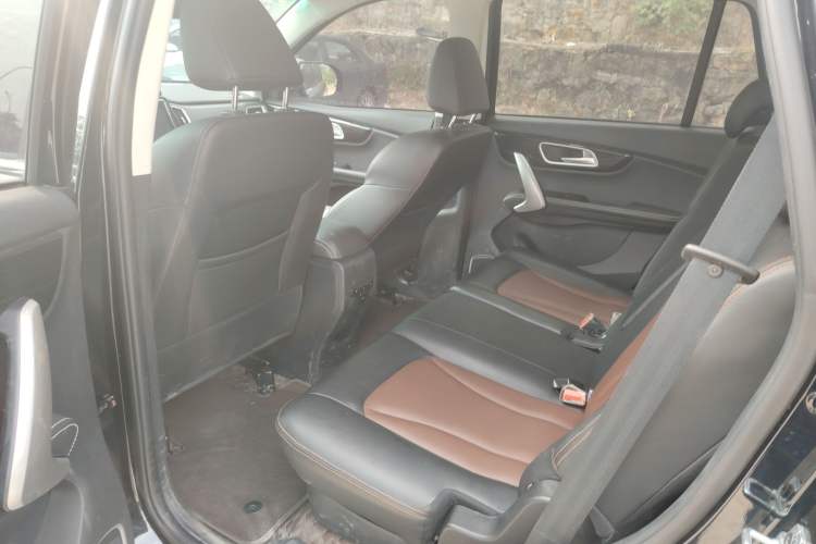 Used SWM X7 2020 2.0L Manual Elite Version 7 Seats
