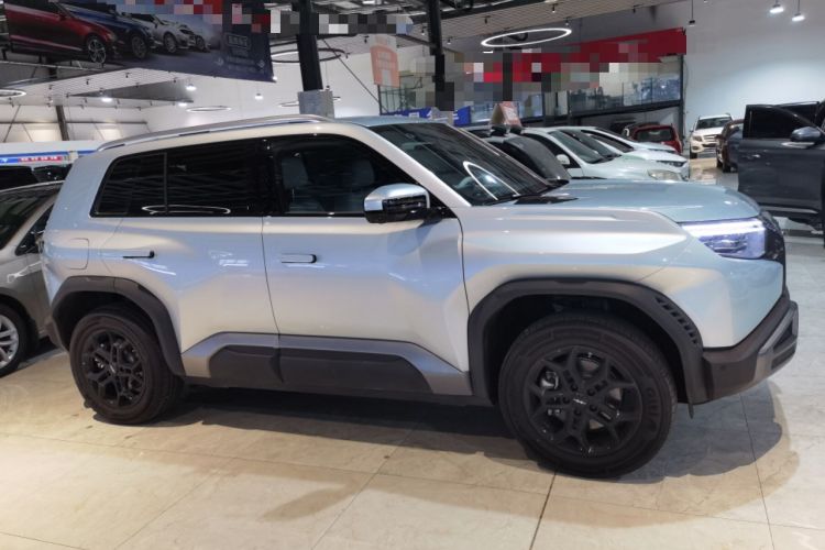 Used Formula Leopard Titanium 3 2025 501 km Range Rear-Wheel Drive Intelligent Driving Max Edition
