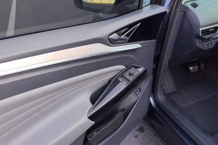 Used Volkswagen ID.4 CROZZ 2021 Long-Range PRO Two-Wheel Drive Version