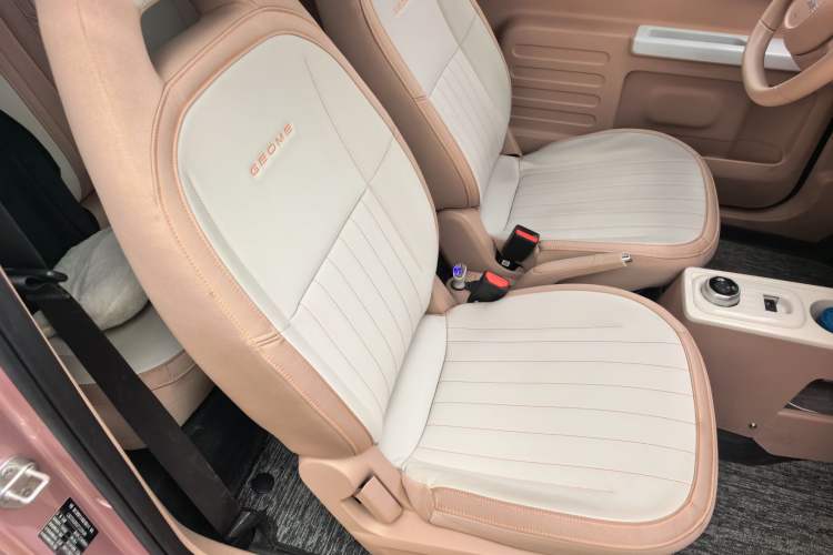 Used Geely Galaxy Panda 2023 Panda Mini 200km Endurance Bear
