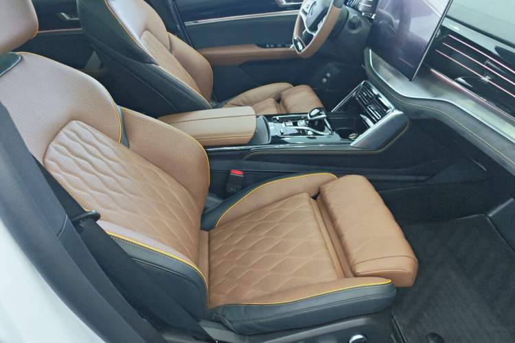 Used BYD Tang New Energy 2021 DM 2.0T Four-Wheel Drive High-Performance Flagship Model
