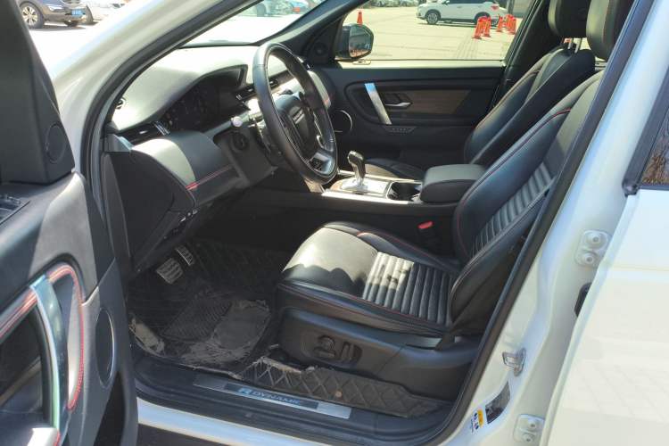 Used Land Rover Discovery Sport 2021 249 PS R-Dynamic HSE Luxury Custom Edition Driver Seat