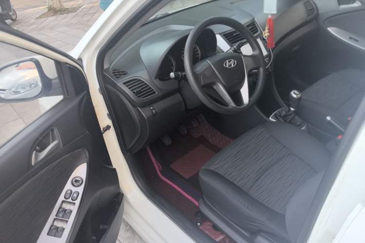 Used Hyundai Verna Ray 2014 1.4L Manual GLX
