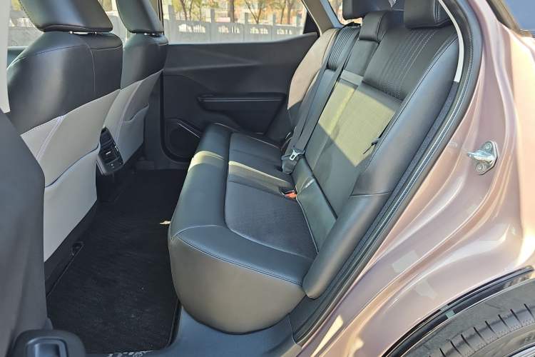 Used Toyota bZ3 2023 616 km Long-Range Premium Left Rear Seat