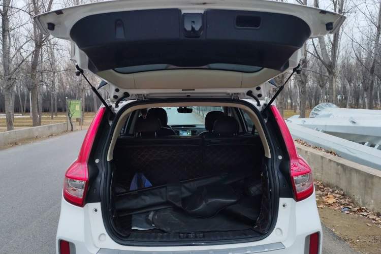 Used Geely Auto Vision X6 2016 1.8L Manual Luxury Model