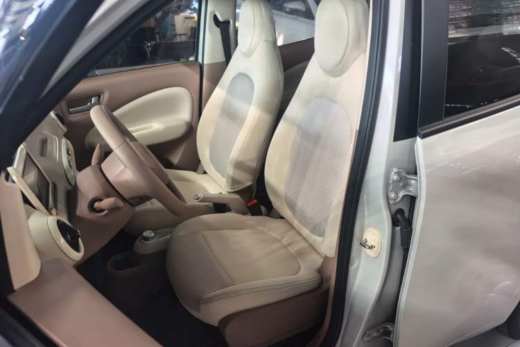 Used Wuling Hongguang MINIEV 2025 Four-Door Version Advanced Edition Interior 1