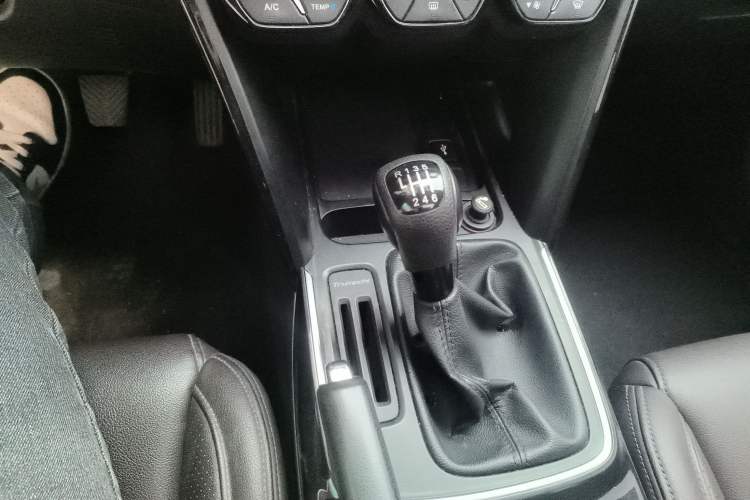 Used GAC Trumpchi GS4 2018 235T Manual Two-Wheel Drive Elite Edition Gear Lever