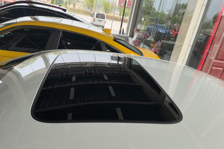 Used Volkswagen Lavida 2023 Revised Version 1.5L Automatic Starry Sky Edition – 5 Million Units Roof