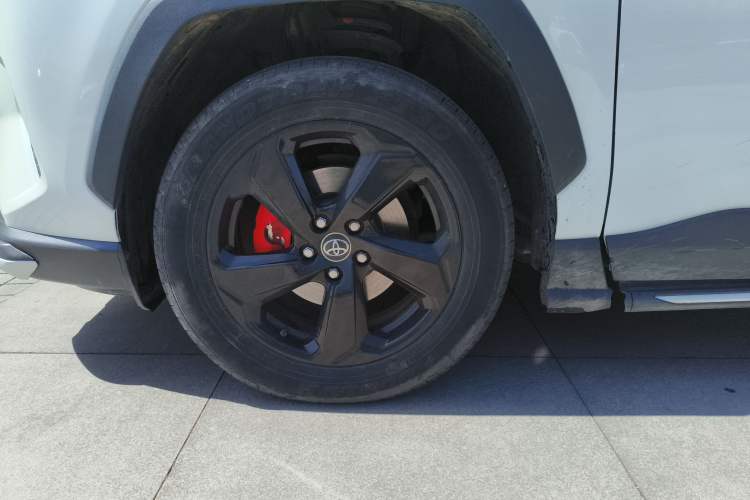 Used Toyota RAV4 2020 2.0L CVT Two-Wheel Drive Fashion Edition Exterior 2