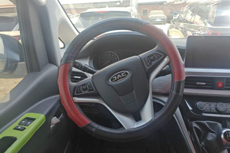 Used JAC Refine M3 2022 1.5T 7-Seater Standard Edition Steering Wheel