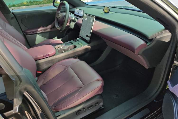 Used Nio ET5T 2024 75kWh Touring Right Front Seat