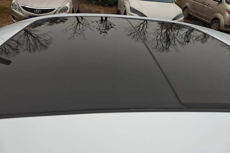 Used Roewe D7 2023 DMH 125km Excellence Edition
