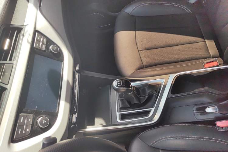 Used Geely Auto Vision X3 2019 Upgraded Model 1.5L Manual Elite Version