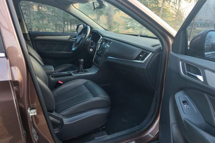 Used Roewe RX5 2018 20T Two-Wheel Drive Manual Flagship Edition
