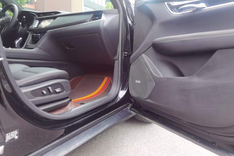 Used Cadillac XT5 2021 28T Luxury Model
