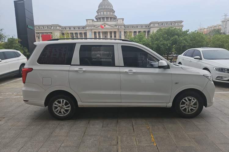 Used Wuling Hongguang 2019 1.5L S Standard Version China VI LAR