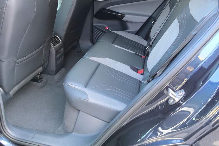 Used Volkswagen ID.4 CROZZ 2021 Long-Range PRO Two-Wheel Drive Version