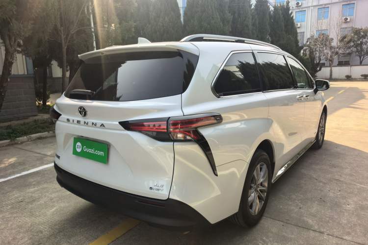 Used Toyota SIENNA 2024 2.5L Hybrid Comfort Edition