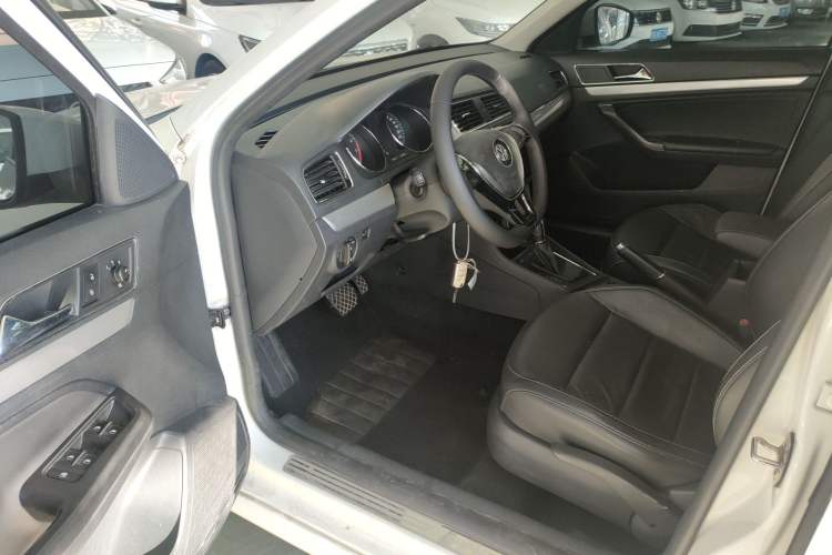 Used Volkswagen Gran Lavida 2015 1.6L Automatic Comfort Edition