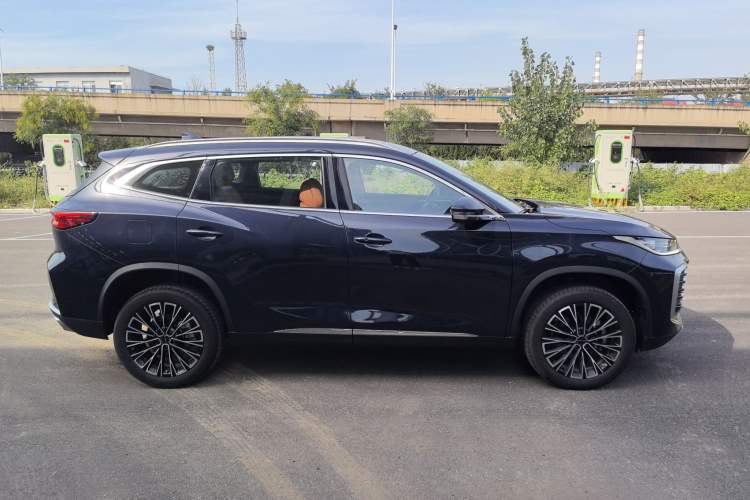 Used EXEED Lingyun 2025 300T Two-Wheel Drive Starry Edition Exterior 1