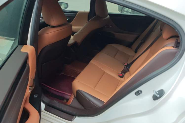 Used Lexus ES 2020 200 Excellence Edition
