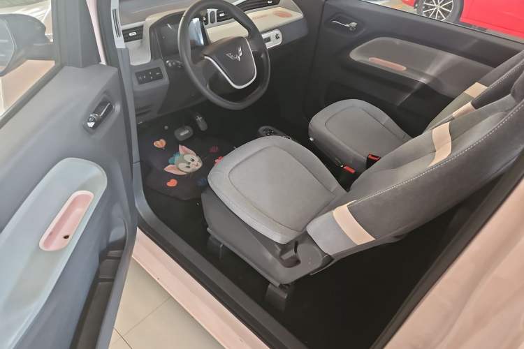 Used Wuling Hongguang MINIEV 2021 Macaron Fashion Edition Lithium-Ion Battery