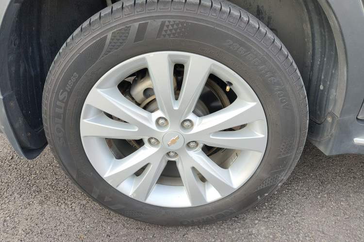 Used Chevrolet Captiva 2017 2.4L 4x4 Flagship Edition 7-Seater
