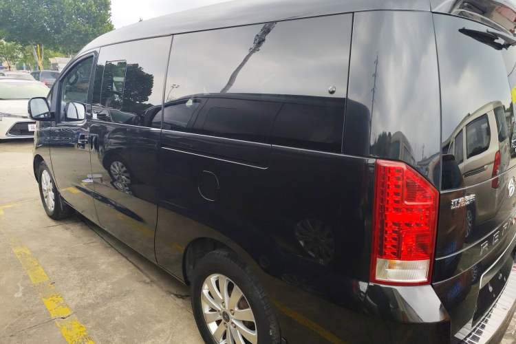 Used JAC Refine M5 2017 2.0T Gasoline Automatic Prestige Edition
