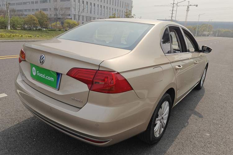 Used Volkswagen Bora 2016 1.6L Manual Comfort Model Rear Right 45 Deg