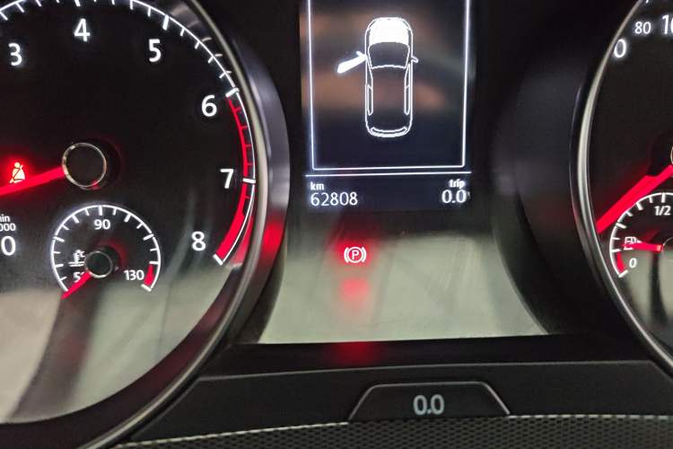 Used Volkswagen Golf Sportsvan 2016 230TSI Automatic Trend Edition Odometer Close Up