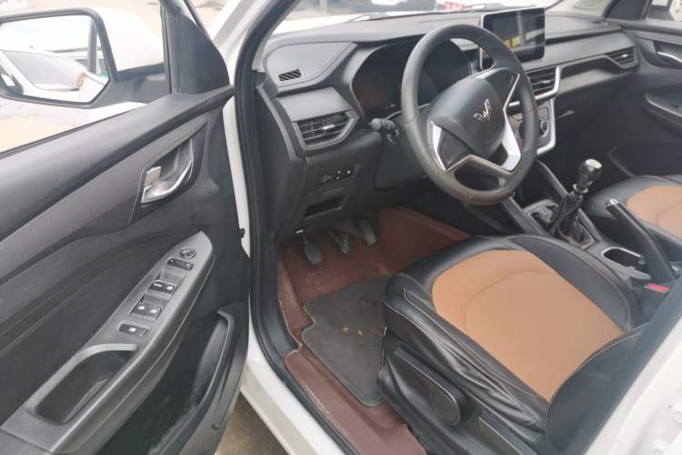 Used Wuling Hongguang S3 2018 1.5L Manual Comfort Model China V Standard