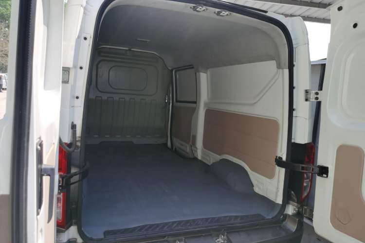 Used CHANGAN KUAYUE Xing V5 2021 1.5L 2-Seat JL473QH Trunk