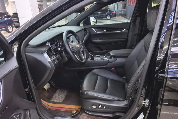Used Cadillac XT5 2022 2.0T Two-Wheel Drive Luxury Version Left Front Seat