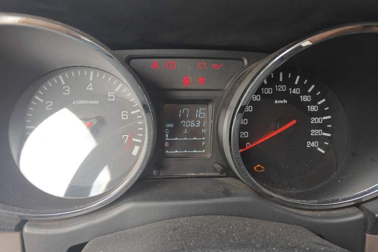 Used FAW Senya S80 2015 1.3L Manual 7-Seater Standard Edition
