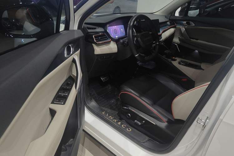 Used Lynk & Co 06 2020 1.5T YAO Halo Interior 1